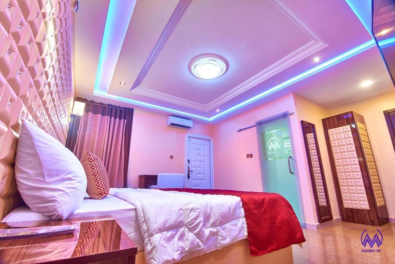 ดับเบิลเอ็ม เอ็กซ์ควิซิต สวีท แอนด์ เลาจน์ Hotel Ogombo ภายนอก รูปภาพ