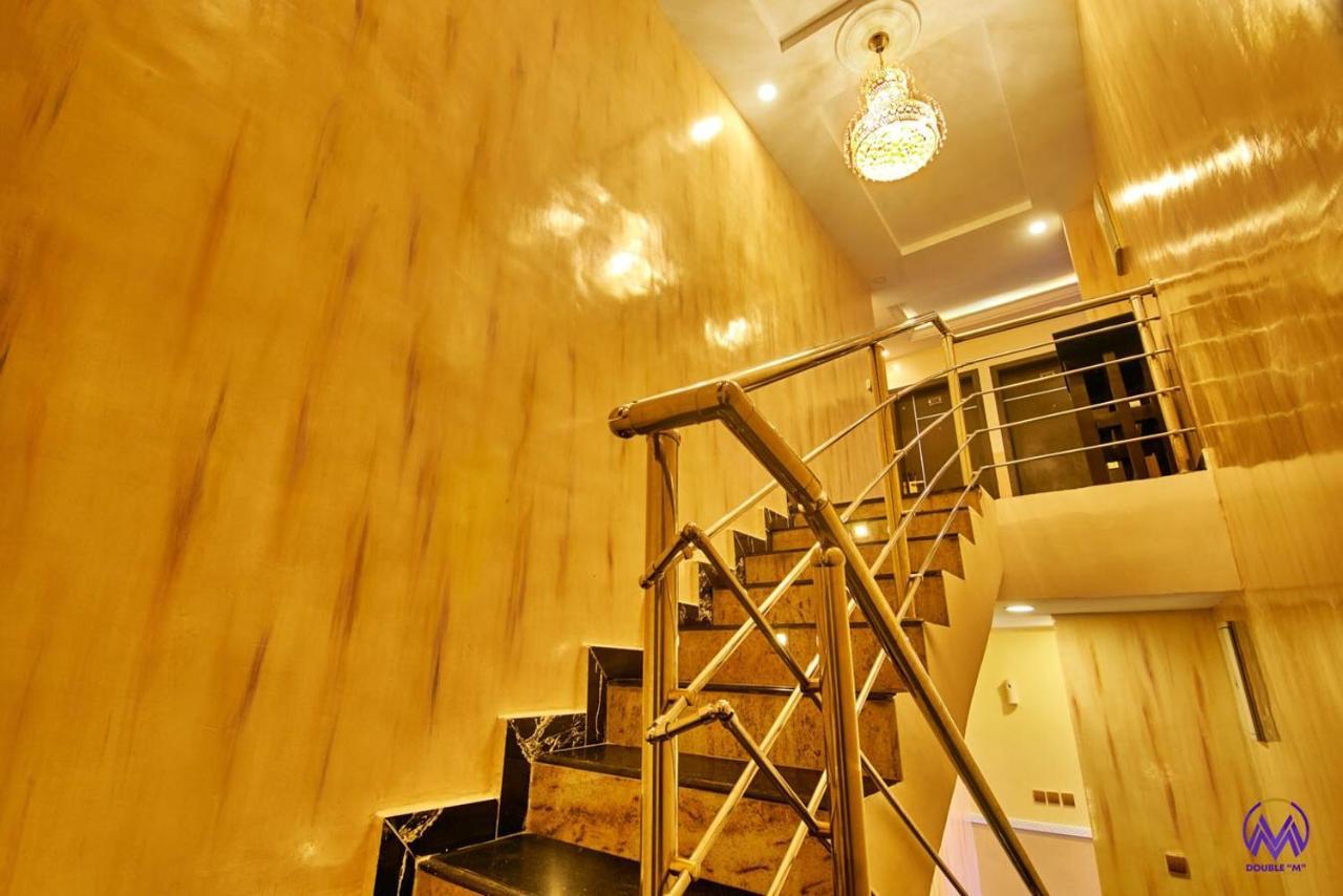 ดับเบิลเอ็ม เอ็กซ์ควิซิต สวีท แอนด์ เลาจน์ Hotel Ogombo ภายนอก รูปภาพ