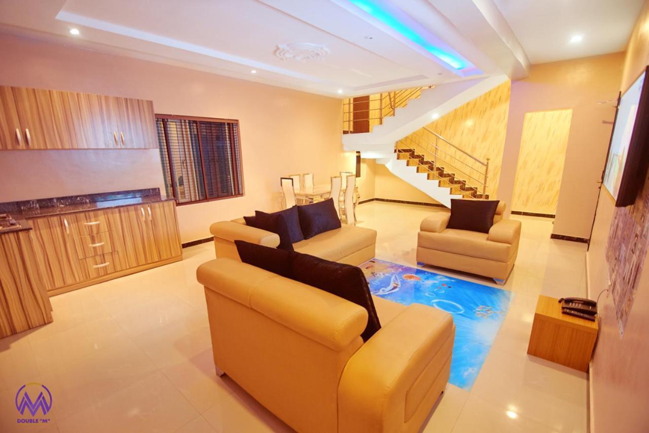 ดับเบิลเอ็ม เอ็กซ์ควิซิต สวีท แอนด์ เลาจน์ Hotel Ogombo ภายนอก รูปภาพ
