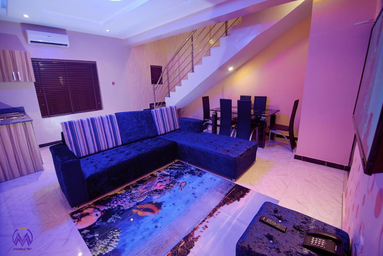 ดับเบิลเอ็ม เอ็กซ์ควิซิต สวีท แอนด์ เลาจน์ Hotel Ogombo ภายนอก รูปภาพ