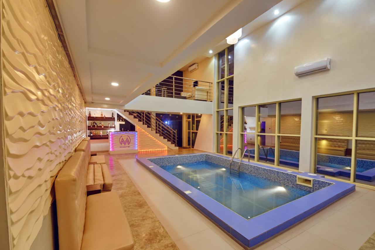 ดับเบิลเอ็ม เอ็กซ์ควิซิต สวีท แอนด์ เลาจน์ Hotel Ogombo ภายนอก รูปภาพ