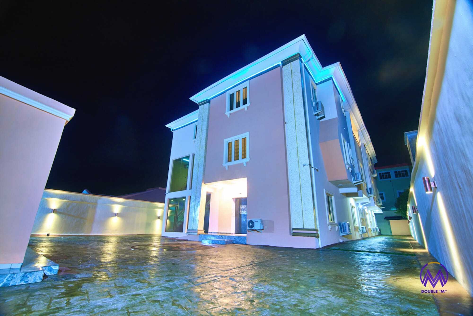 ดับเบิลเอ็ม เอ็กซ์ควิซิต สวีท แอนด์ เลาจน์ Hotel Ogombo ภายนอก รูปภาพ